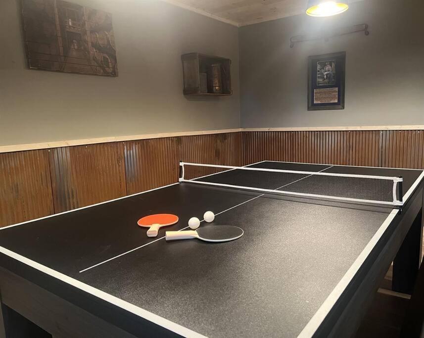 Moonshine Manor-Pets Ok-W/D-Pool Table-Arcade-Hot Tub Villa Гетлинбург Екстериор снимка