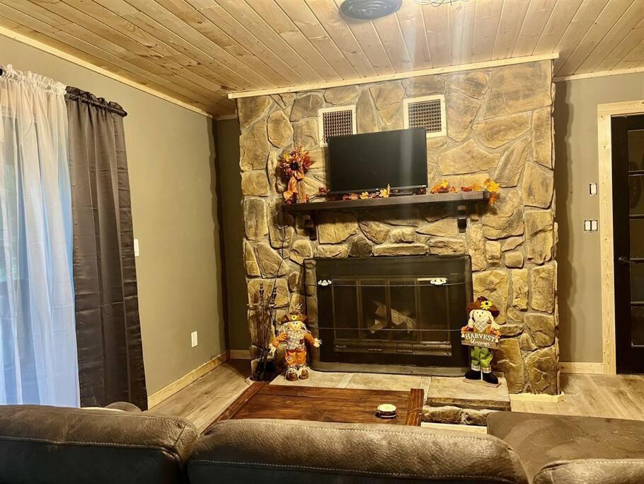 Moonshine Manor-Pets Ok-W/D-Pool Table-Arcade-Hot Tub Villa Гетлинбург Екстериор снимка