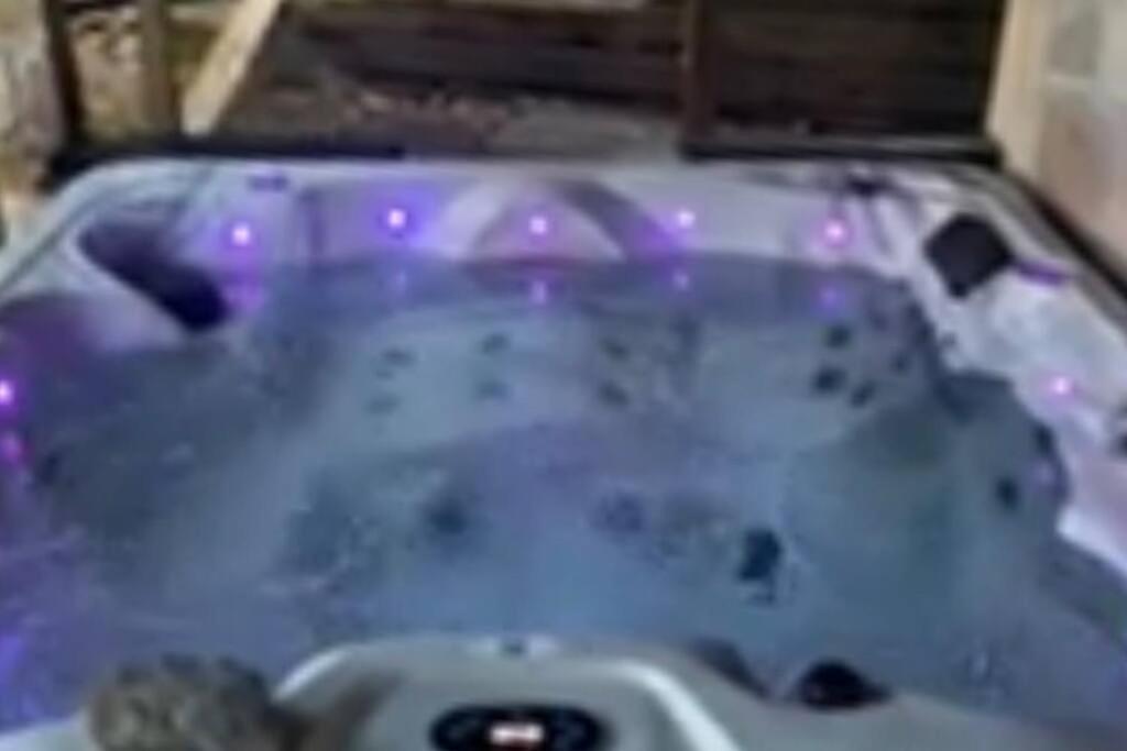 Moonshine Manor-Pets Ok-W/D-Pool Table-Arcade-Hot Tub Villa Гетлинбург Екстериор снимка